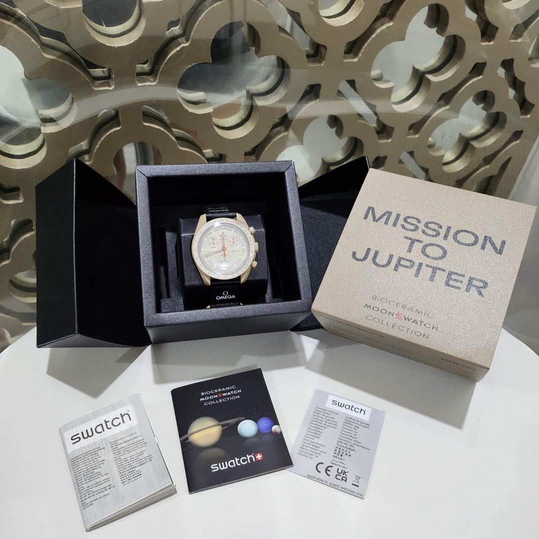 Swatch x Omega Bioceramic MoonSwatch Mission to Saturn, Men's Fashion,  Watches & Accessories, Watches on Carousell