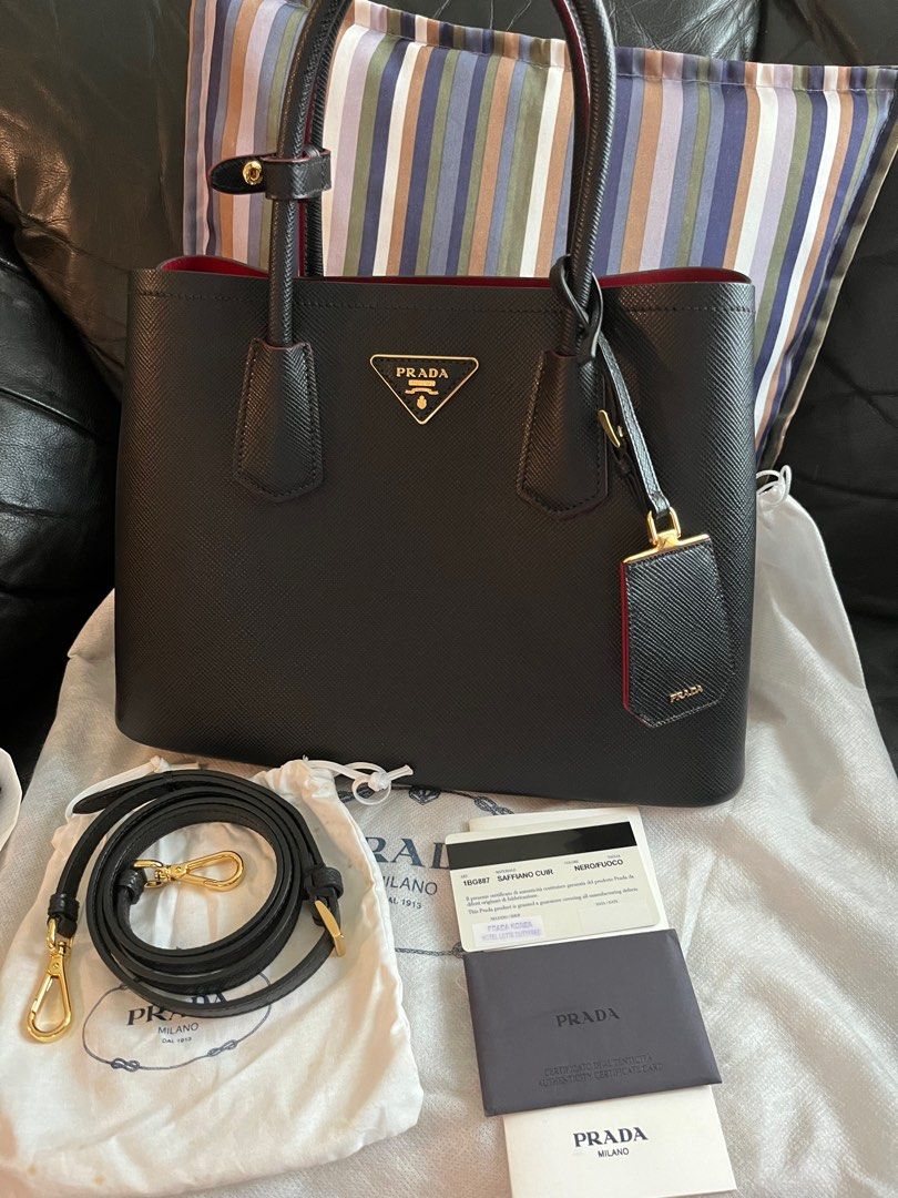 Prada Black Saffiano Leather Double Handle Tote Bag w. Red Interior rt. $2,  780 For Sale at 1stDibs | black bag with red interior, prada black bag red  interior, red interior bag