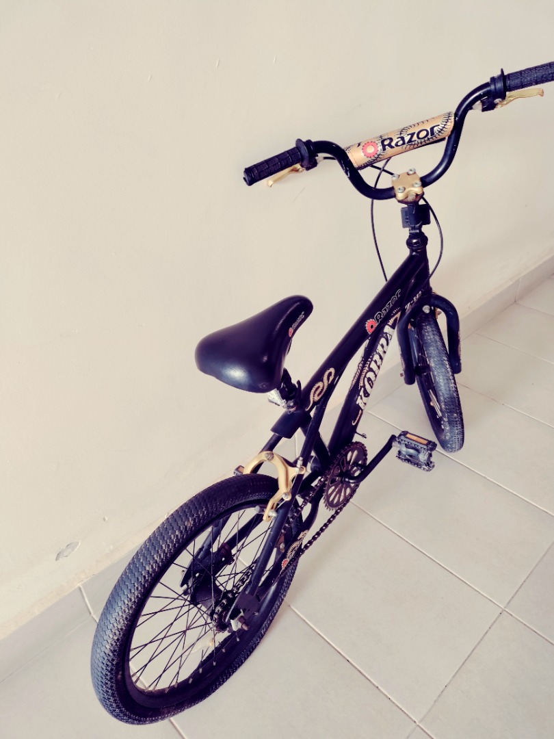 Original Razor Kobra Model Bicyle 18 Inches Sports Equipment