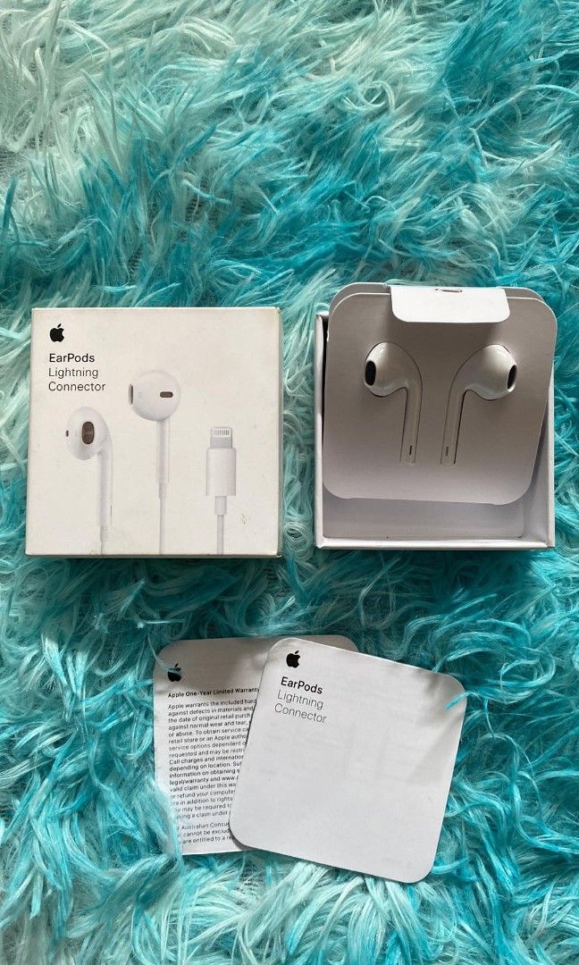 ORIGINAL‼️EARPODS LIGHTNING CONNECTOR (Category: Headphones & Headsets) located in Manila. Submitted by milasgadgetph (Listing ID 1235715703, Image 1). Description: Earpods lightning connector ✔️Bradnew and sealed ✔️Bass boosted ✔️High quality sound ✔️Heavy and duty No need to connect Bluetooth direct plug in and play MODE OF PAYMENT: 💰GCASH 💰BPI SHIPPING: LALAMOVE LBC JNT (PAYMENT FIRST) 📍Location: MANILA PM MORE INFORMATION AND FAST SMOOTH T
