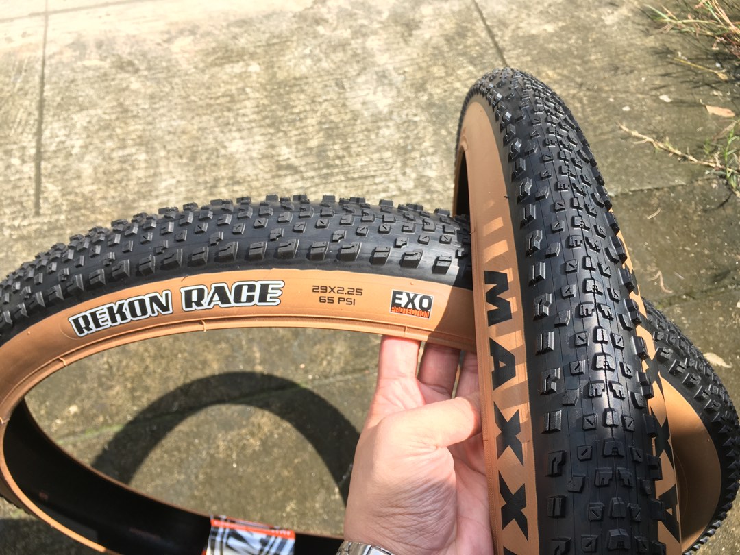 Pair Maxxis Rekon Race 27.5 29er Tanwall Mountain Bike Tires Wired