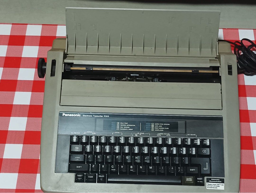 Vintage Panasonic Electric Typewriter, Hobbies & Toys, Memorabilia