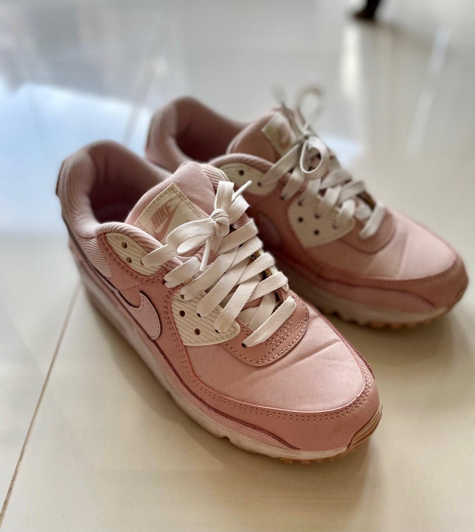 Cute pink nike on sale shoes