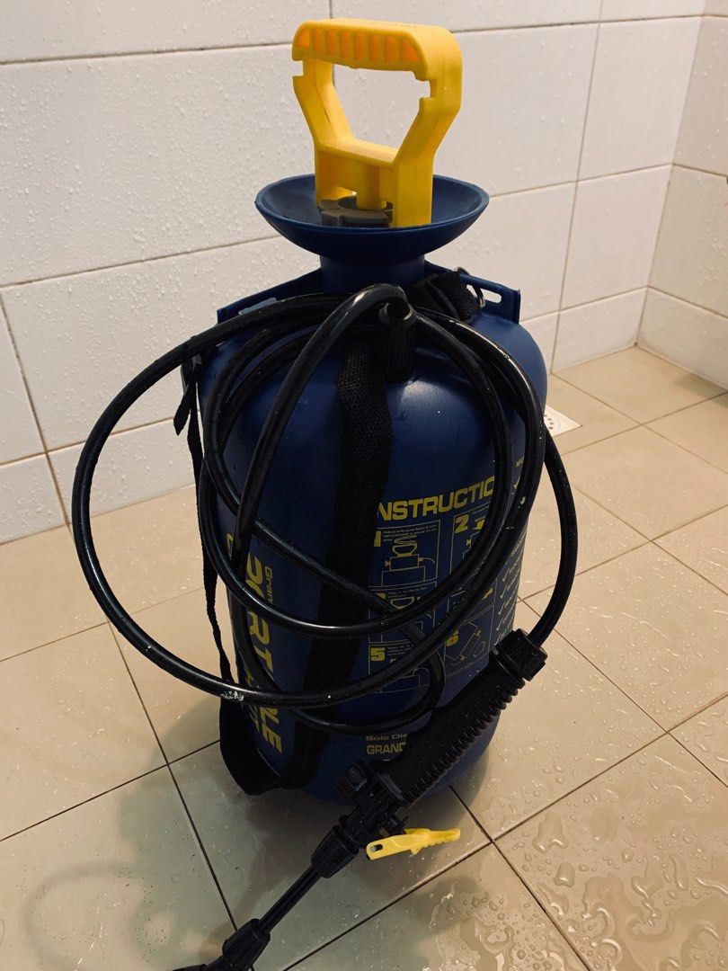 Portable car washing pump, Car Accessories, Accessories on Carousell