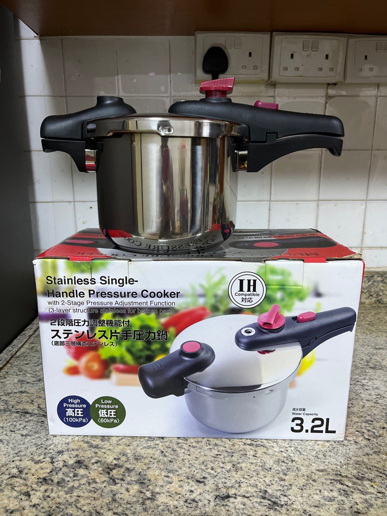 Pressure cooker for sale, Furniture & Home Living, Kitchenware