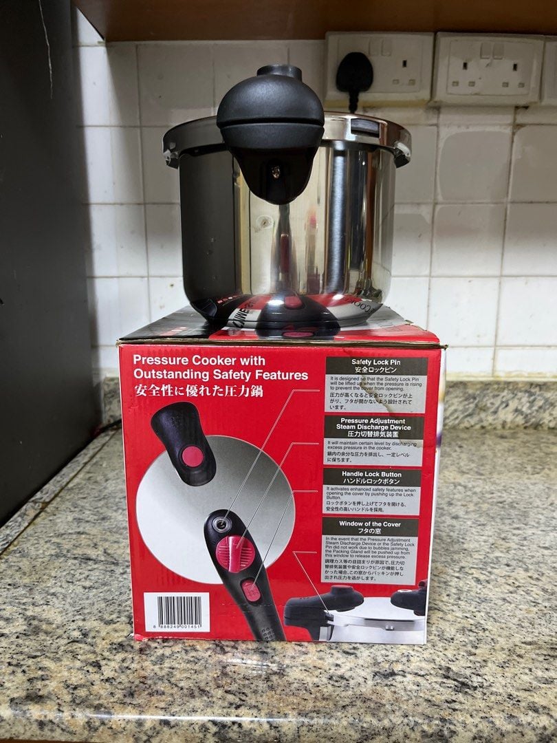 Pressure cooker for sale, Furniture & Home Living, Kitchenware