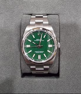Rolex Oyster Perpetual 41mm 124300 Green Dial