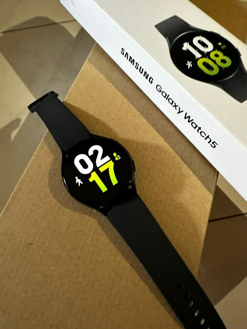 SAMSUNG GALAXY WATCH5 44MM GRAPHITE BLA… アダルト 家電・スマホ