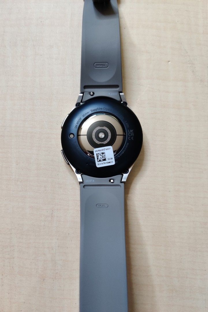 Samsung Watch 5 Pro LTE (45MM) Gray Titanium, Mobile Phones & Gadgets