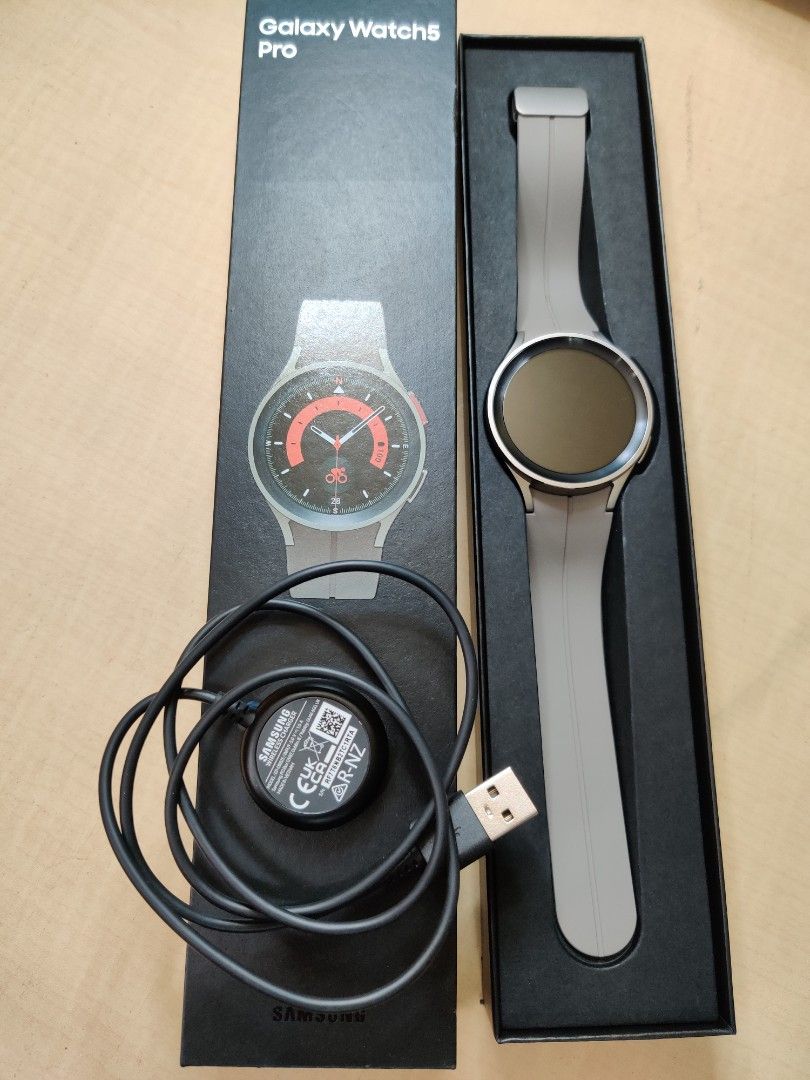 Samsung Watch 5 Pro LTE (45MM) Gray Titanium, Mobile Phones & Gadgets