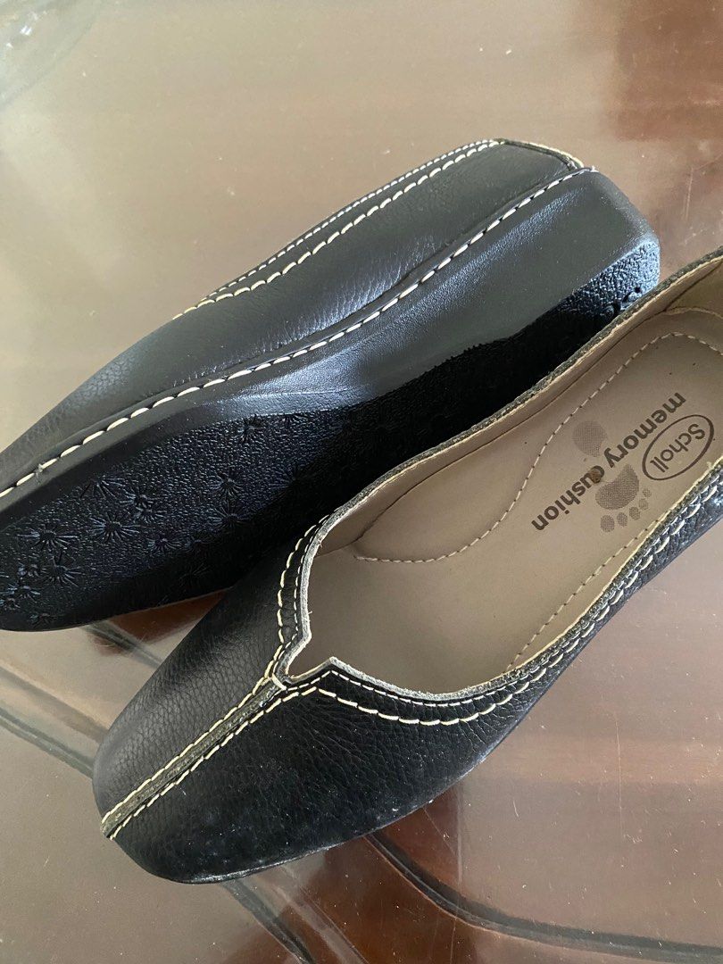 School (Category: Shoe inserts) located in Putrajaya. Submitted by nilam_sue (Listing ID 1235752087, Image 3). Description: Tersalah beli saiz.. tak muat.. tak pernah pakai.. condition 10/10.
