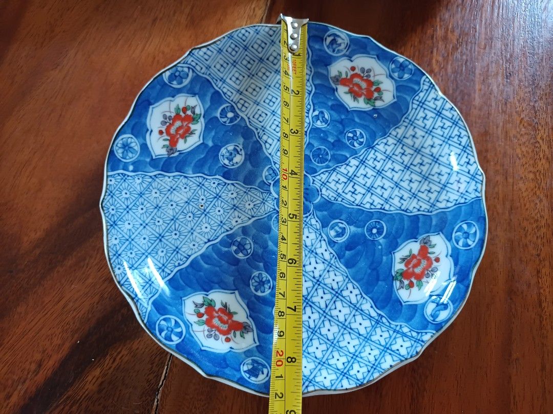 Set of Japan Dinnerware (Category: Dinnerware & Cutlery) located in Polangui. Submitted by cornerbags_shoes (Listing ID 1235820108, Image 3). Description: These are from Japan surplus items. Consist of a shallow medium serving dish, a medium deep bowl, 2 pcs small bowls and 3 pcs sauce dish. no original box included can ship nationwide.