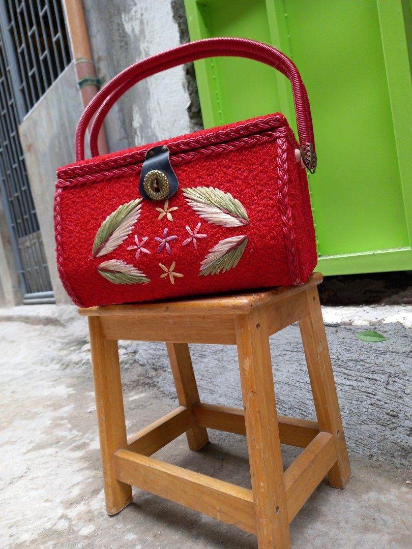 Sewing basket organizer (Category: Storage Boxes & Baskets) located in Quezon City. Submitted by eilgaraje (Listing ID 1235778654, Image 2). Description: as posted used in good condition.