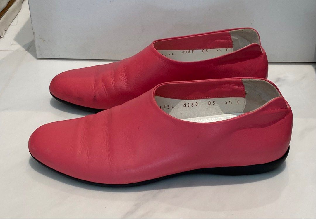 Shoes by Yohji Yamamoto for Salvatore Ferragamo (Category: Sneakers & Footwear) located in Singapore. Submitted by somas2021 (Listing ID 1235736062, Image 2). Description: Designer:Yohji Yamamoto for Salvatore Ferragamo Size: 5.5 Materials: Leather Colour: Pink Year of Design: 2014 / 2015 Origin: Made in Italy Retail Price: S$1200-S$1400 Sale Price: S$360 Final Sale Price: S$180 ( After Further 50% Discounts ) .