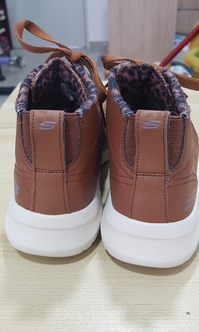 skechers ultra flex just chill ankle boot