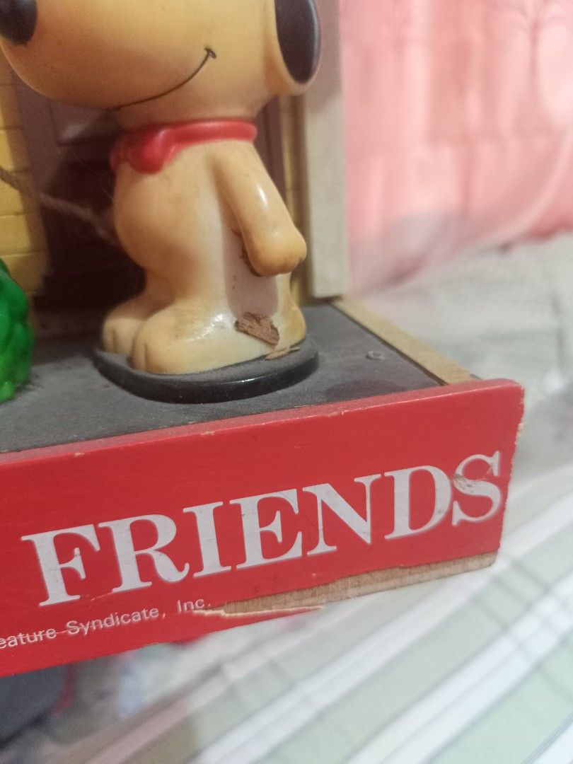 Snoopy wooden house clock "not working" (Category: Clocks) located in Manila. Submitted by feg39 (Listing ID 1235772723, Image 3). Description: for display only best for pick up like lalamove service etc lo: marulas, Valenzuela.
