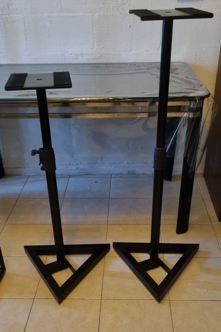 Speaker Stand (Yamaha), Audio, Other Audio Equipment on Carousell