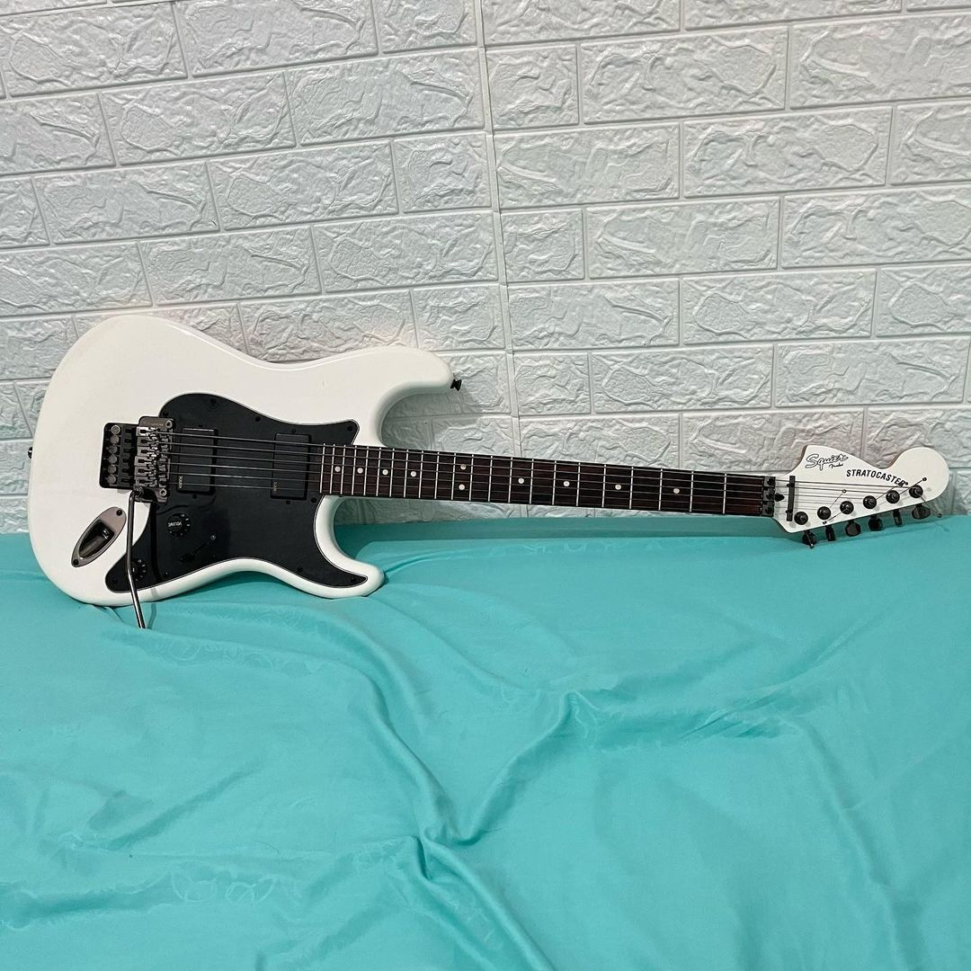 Squier cheap reverse headstock