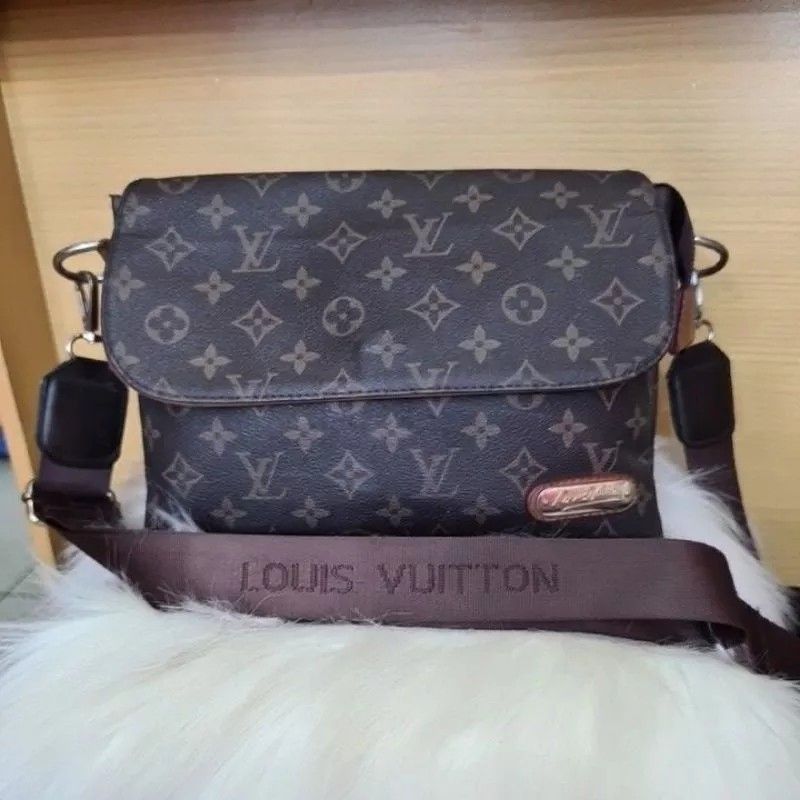 tas ransel louis vuitton, Fesyen Wanita, Tas & Dompet di Carousell