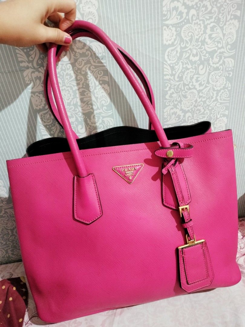 Outfit Pinke Prada Tasche PRADA 1NE204 Re-Edition 2005 Re-Nylon