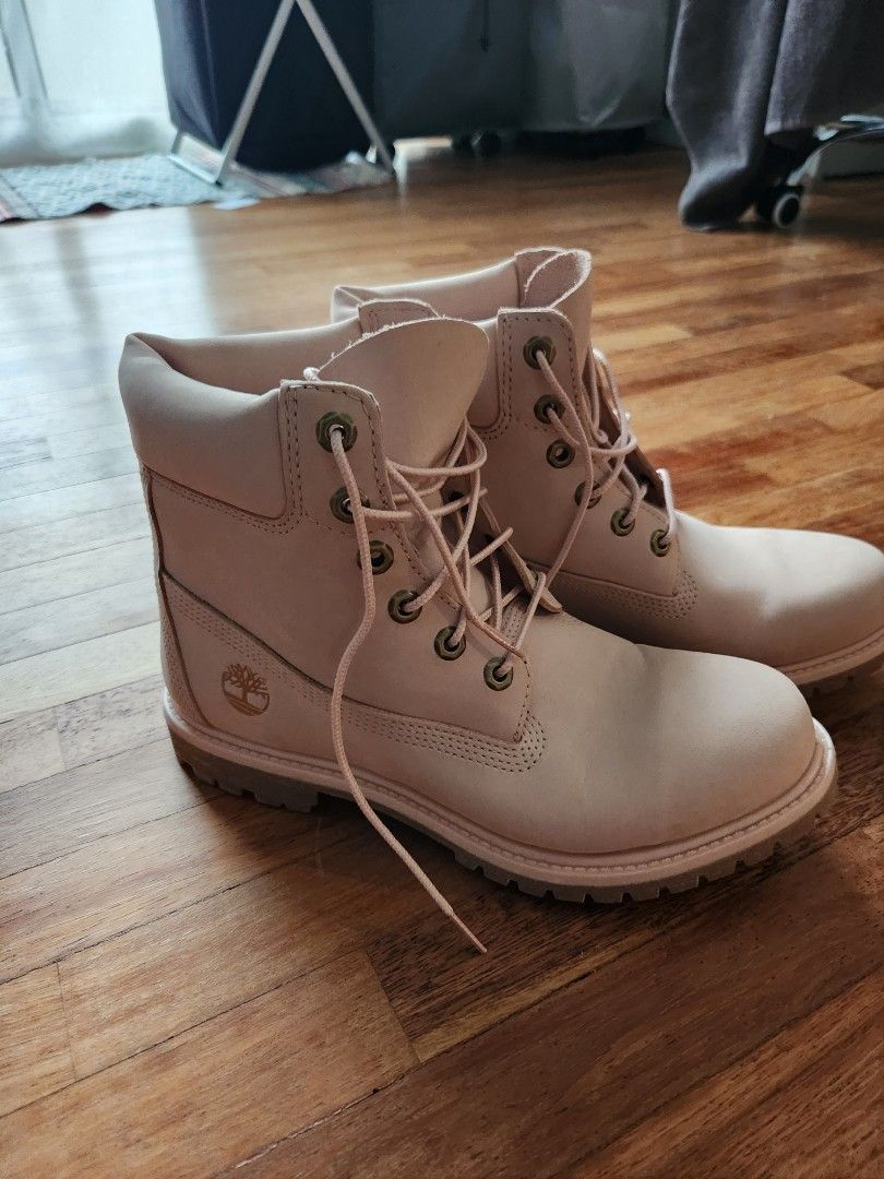 Pink timberlands deals size 5