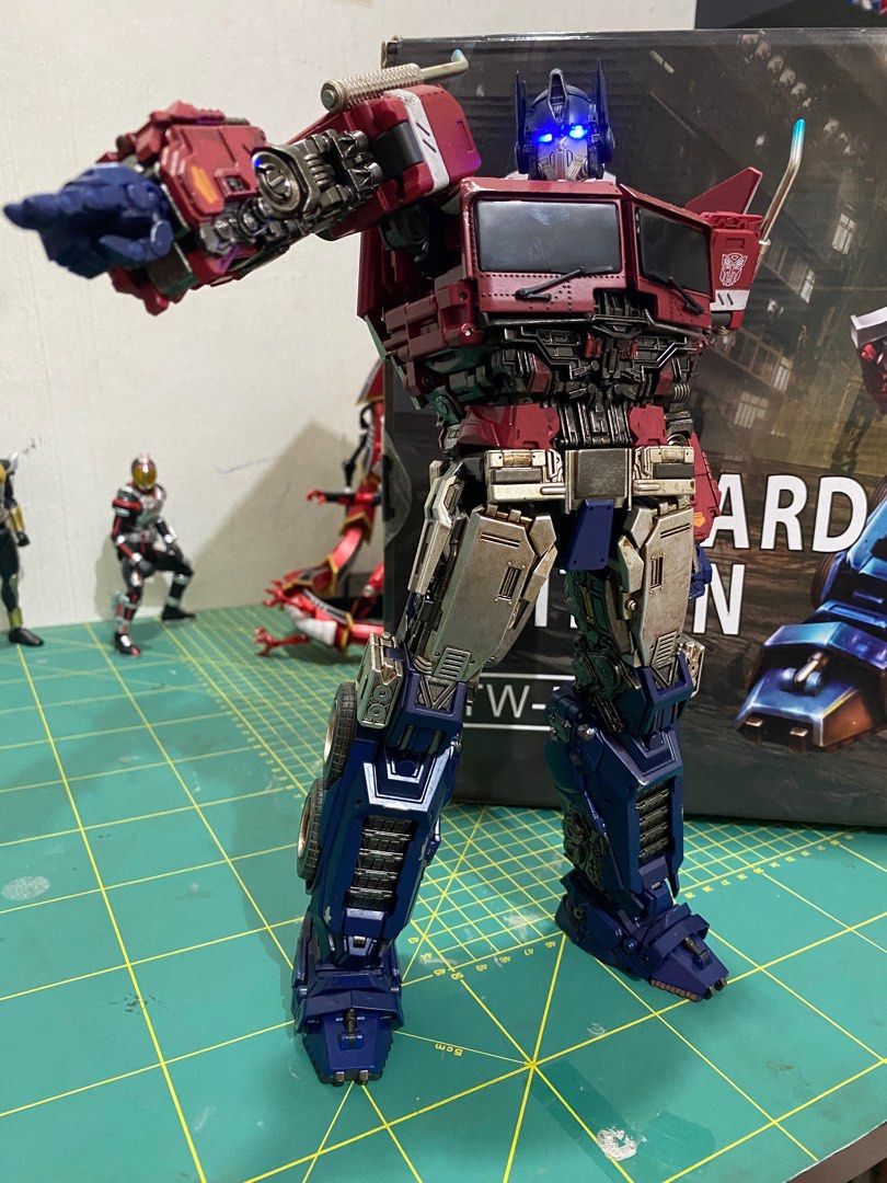 toyworld optimus prime (standart edition), Hobbies & Toys, Toys & Games