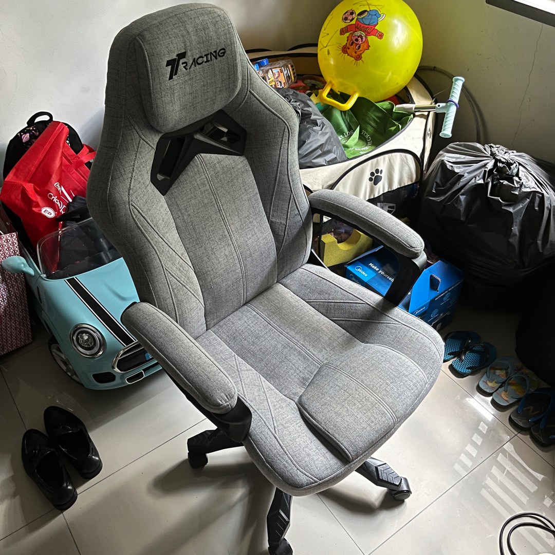 TT racing gaming chair, Furniture & Home Living, Furniture, Chairs on
