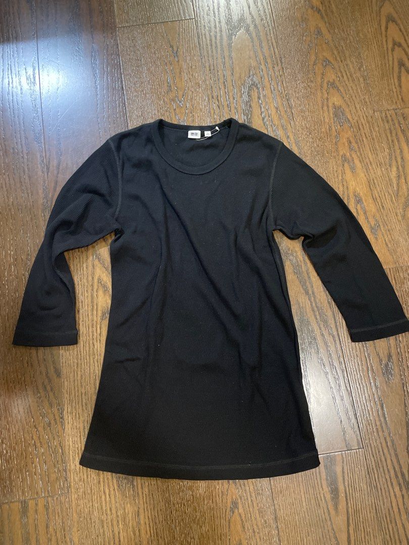 Uniqlo Black waffle thermals on Carousell