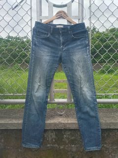 UNIQLO JEANS FIT SLIM STRAIGHT PANTS