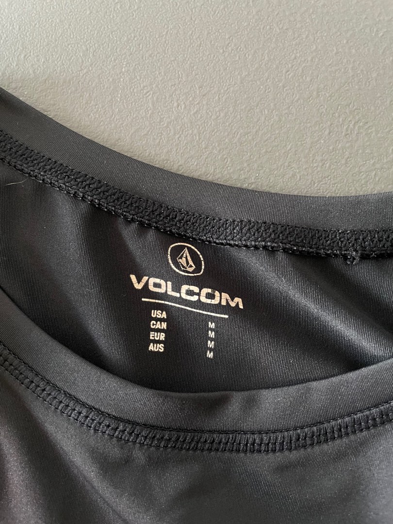 Volcom Rashguard on Carousell