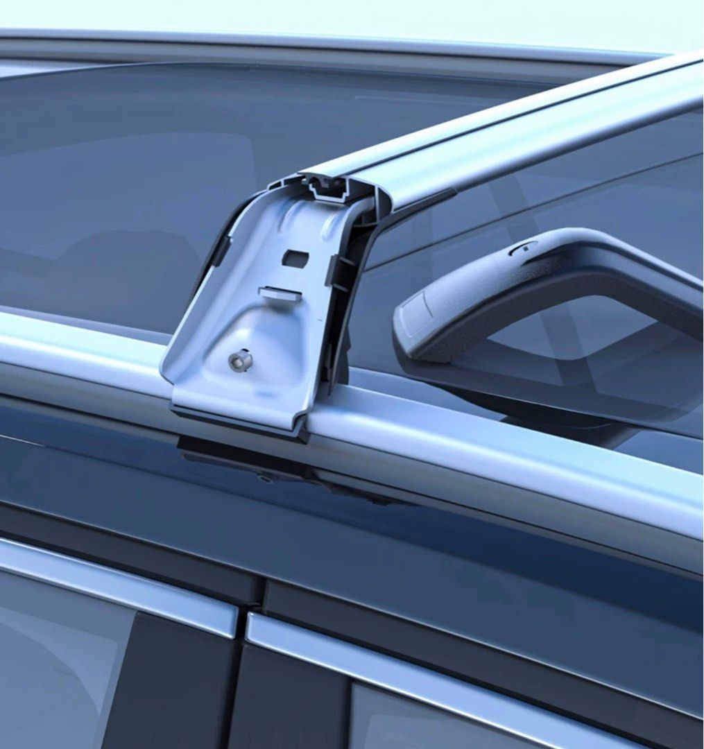 White Carroof storage box (rental) available , Car Accessories