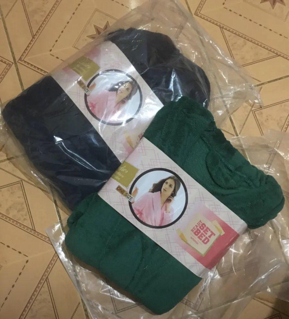 Women Bathrobe Fur Thick (Category: Coats, Jackets and Outerwear) located in Cavite. Submitted by dmprelovedclothes (Listing ID 1235784344, Image 2). Description: No when worn (never used) Fit to Medium- Large ( free size) Pwedeng pang gift Comfy and good to wear after bathe or during cold weather. Available color: Green and Blue only DM for more photos and inquiries..