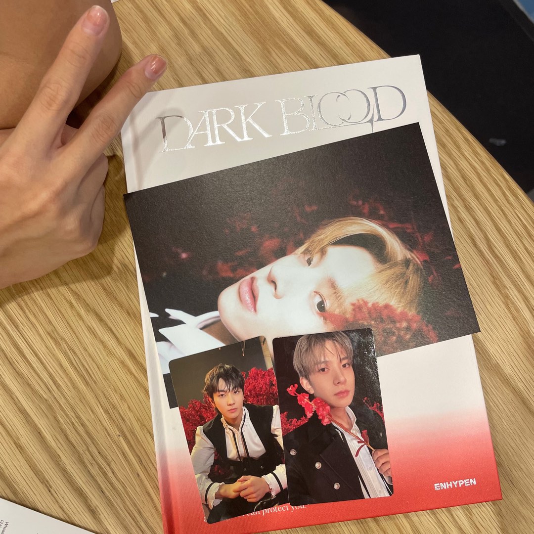 wts enhypen dark blood new ver album, Hobbies & Toys, Memorabilia