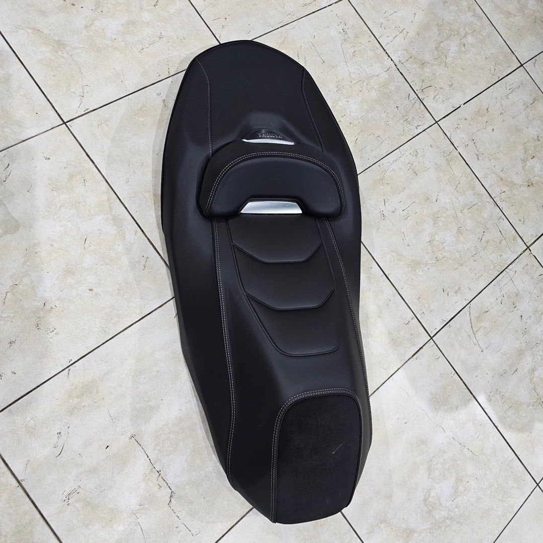 YAMAHA XMAX ORIGINAL COMFORT SEAT, Motorcycles, Motorcycle Accessories