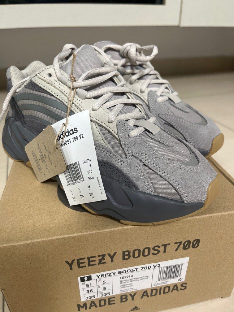 Yeezy Boost 700