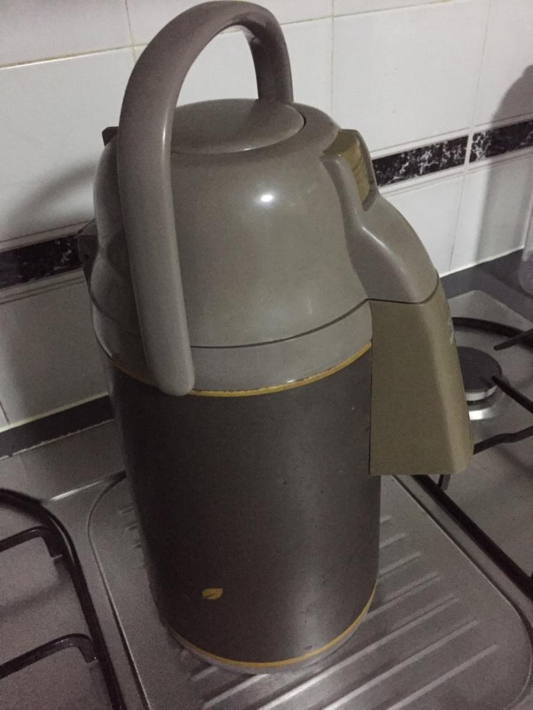 zojirushi hot water thermo flask non electrical, Furniture & Home