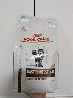 4kg Gastrointestinal Fibre Response Dry Kibble by Royal Canin $73 with free delivery! For acute or chronic constipation. Formulated and balanced diet for cats, to help support healthy digestion and gastrointestinal transit. Expiry Aug 2024