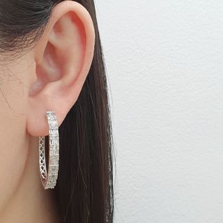 5.61g 1.12tcw Loop Earring