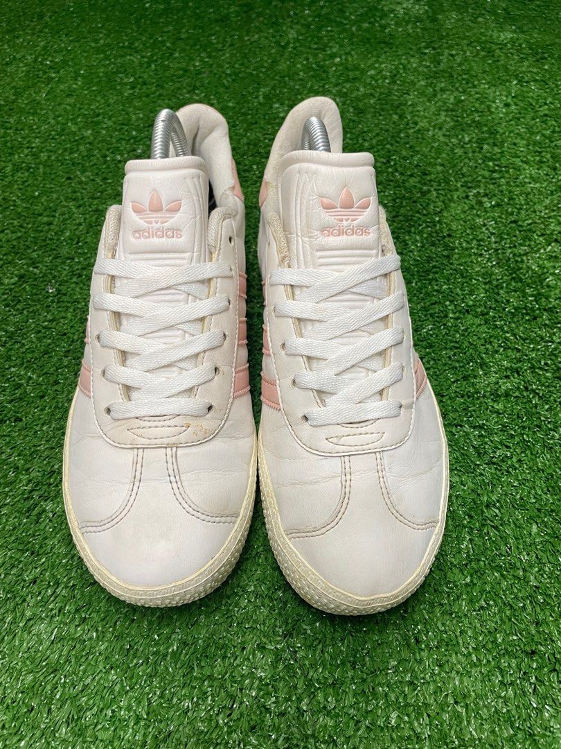 Adidas gazelle trainers deals linen dust pearl cream