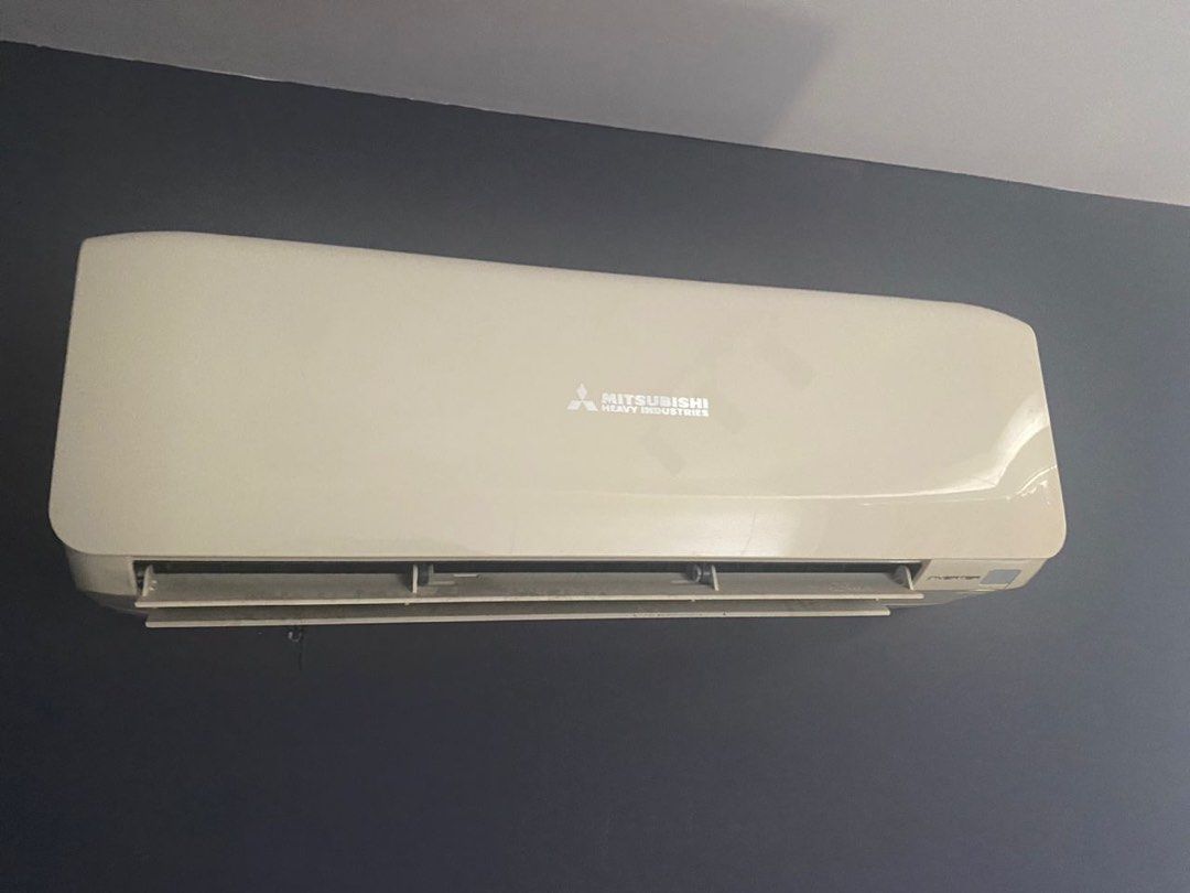 aircond 2 unit 1 outdoor (rm1300), Furniture & Home Living, Furniture