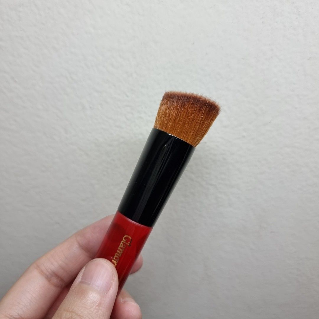 Angled Flat Top Makeuo Brush on Carousell
