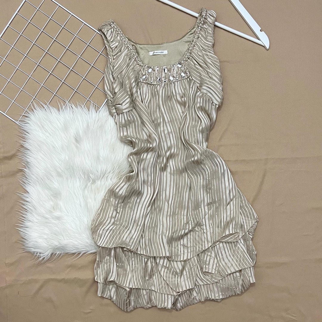 Axes Gown Dress Pesta Gold on Carousell