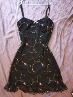 (Category: ) located in . Submitted by eveaaaaa (Listing ID 1235973536, Image 1). Description: .