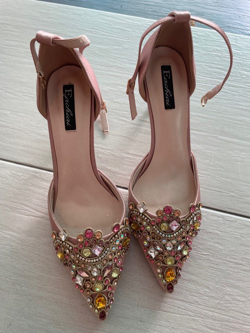 Baby pink low heels discount
