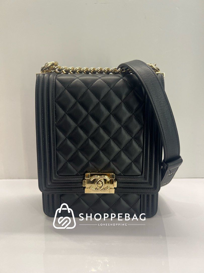 Vertical boy chanel top