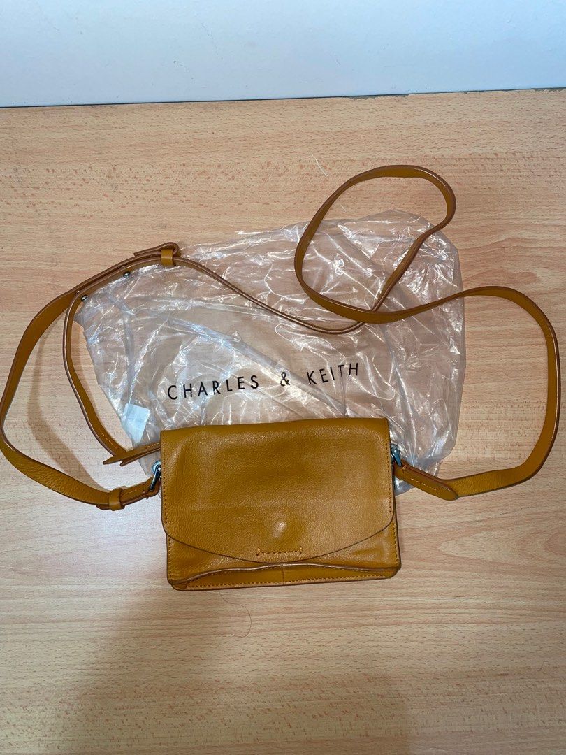 Clarks bags outlet and purses