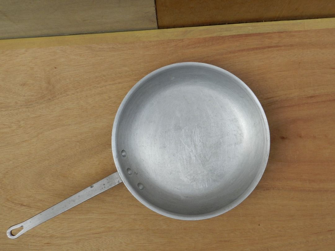 Chefs Heavy Aluminum Thick Pan 12.6", Furniture & Home Living