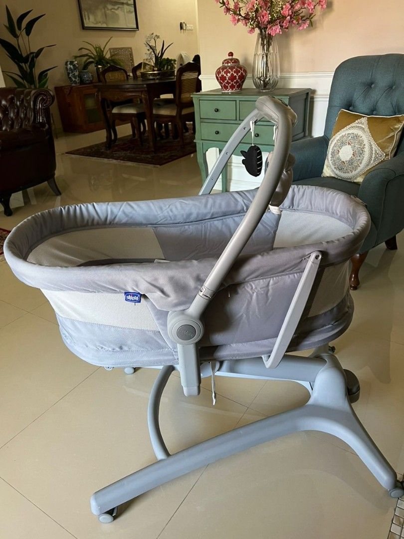 Chicco Baby Hug 4 in 1 Air (GREY COLOR) + Free mattress, Babies & Kids, Baby  Nursery & Kids Furniture, Cots & Cribs on Carousell