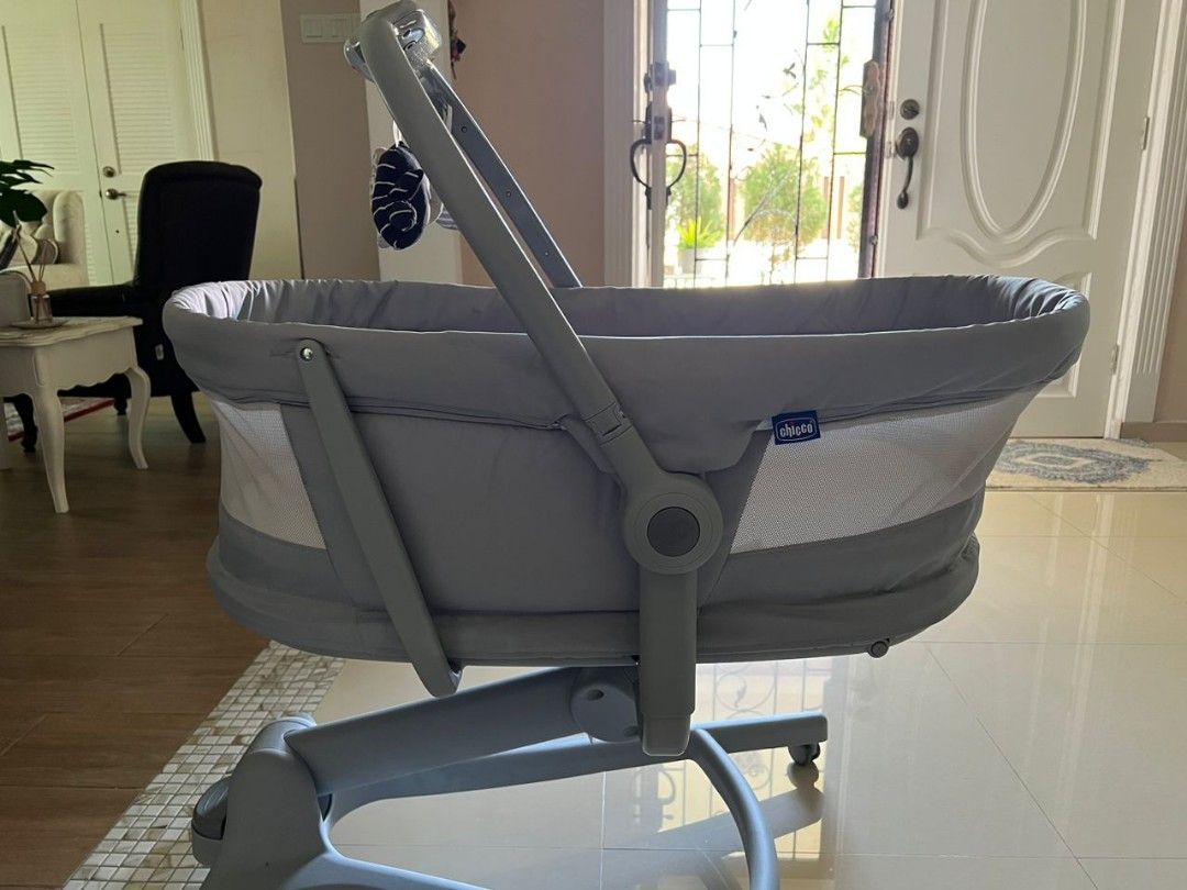 Chicco baby hug 4 in deals 1 olx