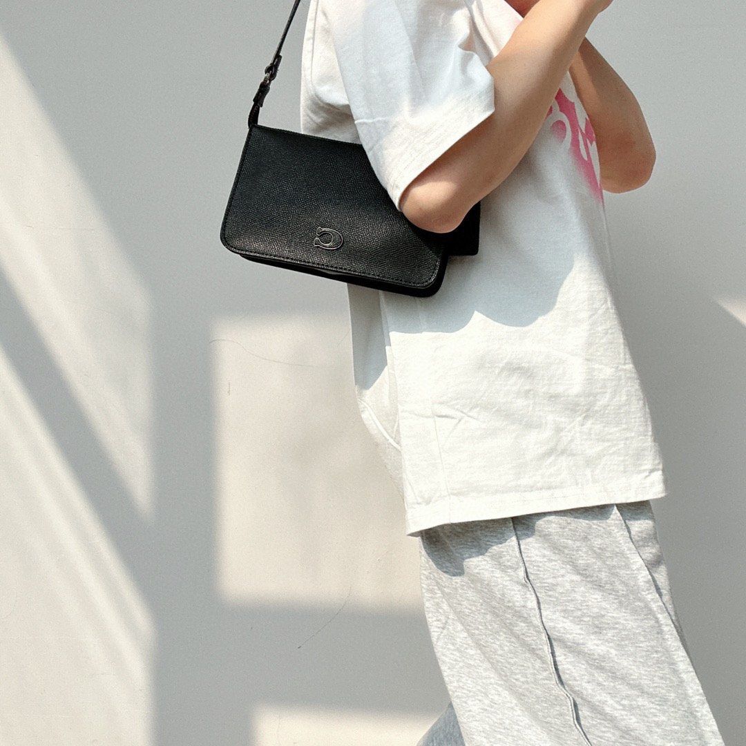 Coach Pouch Bag With Signature Canvas Detail, Women's Fashion